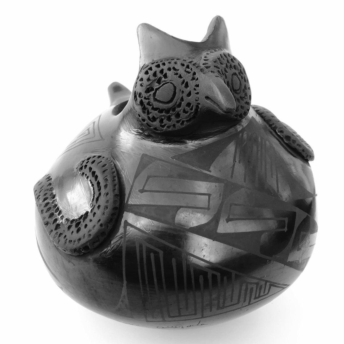 Mata Ortiz Owl Pot by Rosa Quezada